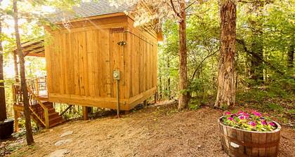 Relax & Rejuvenate at Romantic Enchanted Cottage