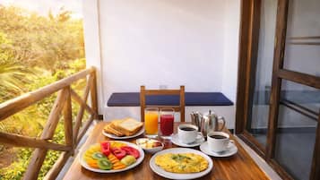 Free daily continental breakfast