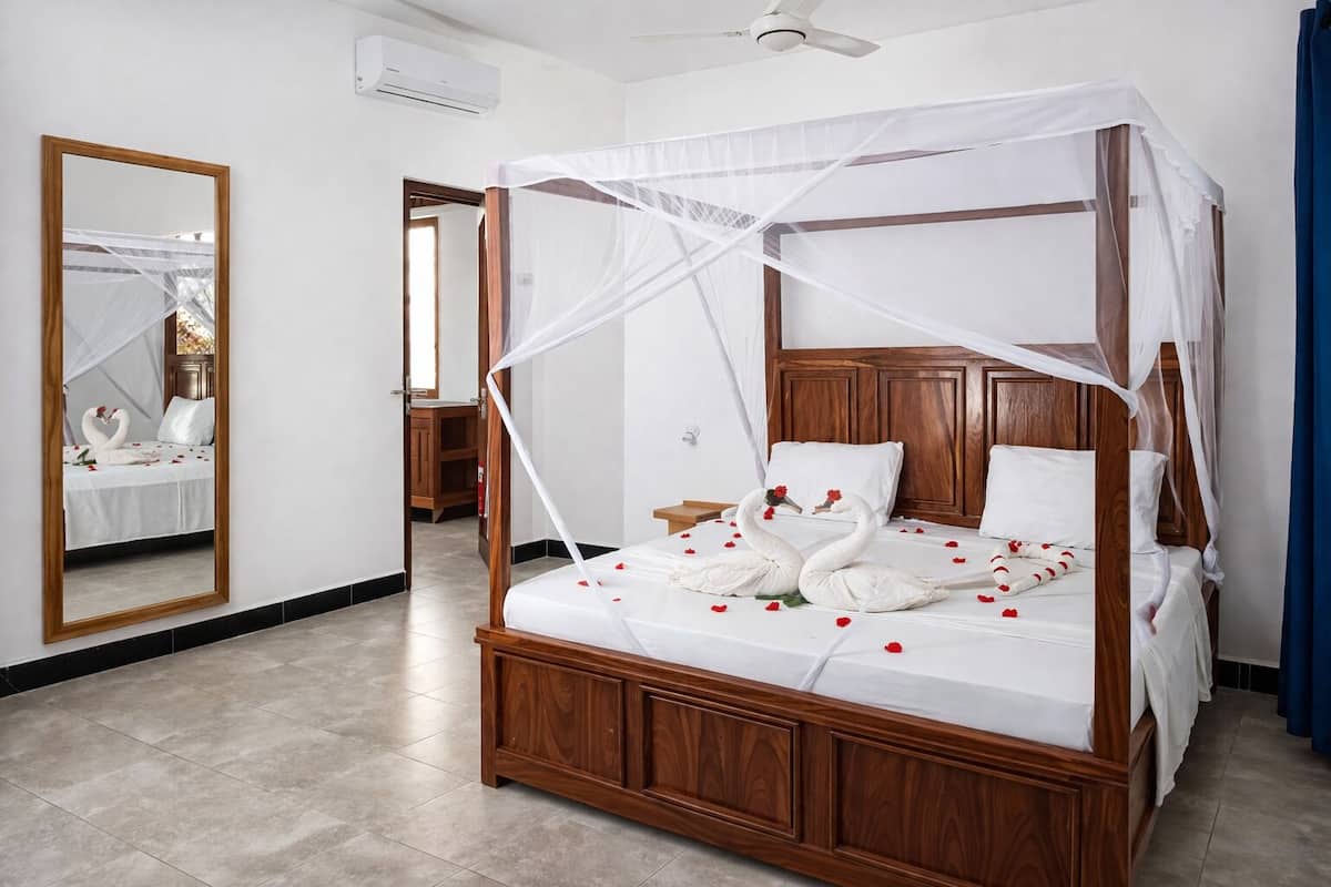 One-Bedroom Apartment- Sea View