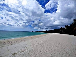 Beach nearby, white sand - Majani Breeze Zanzibar (Nungwi)