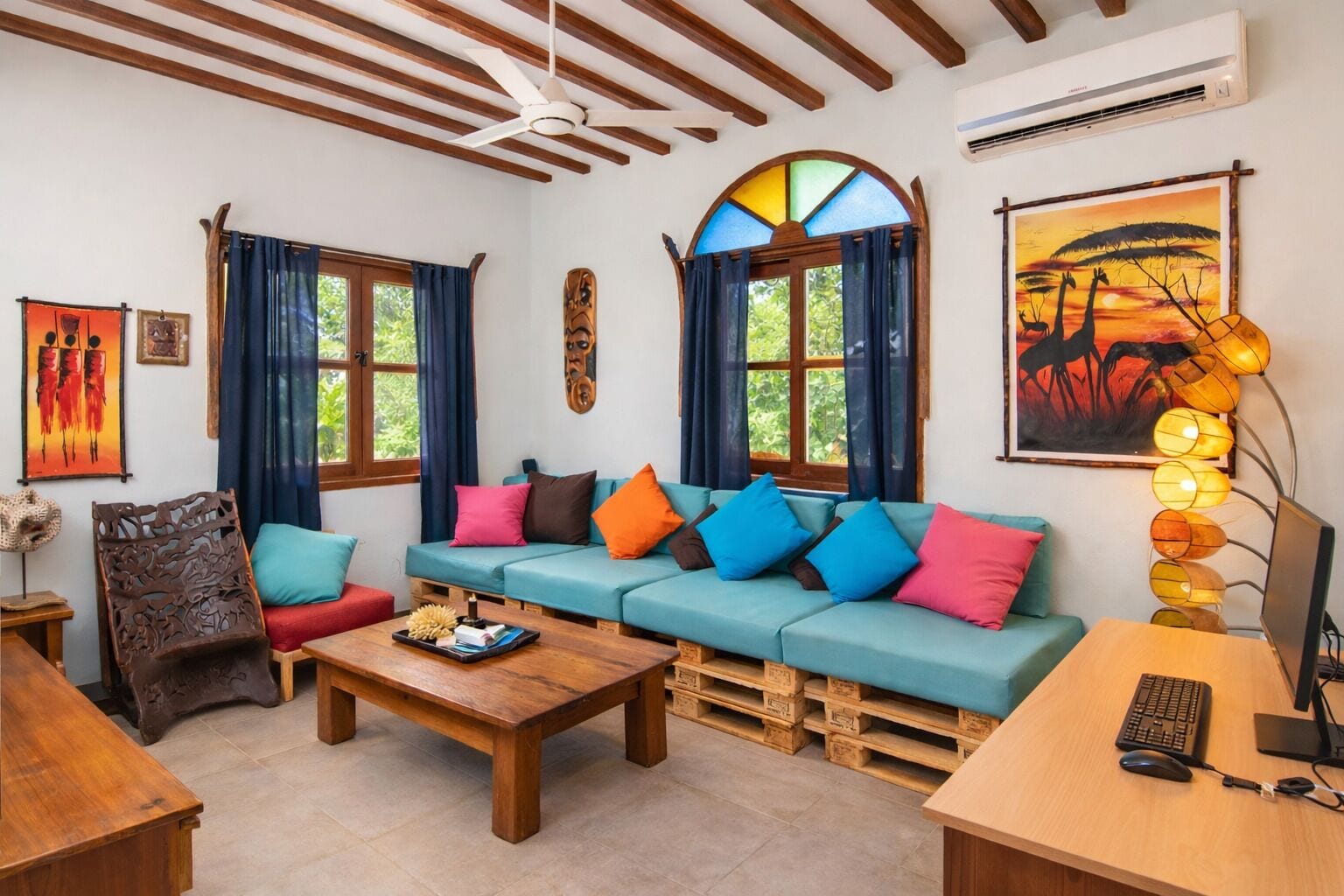 Two- Bedroom Holiday Home | Olohuone