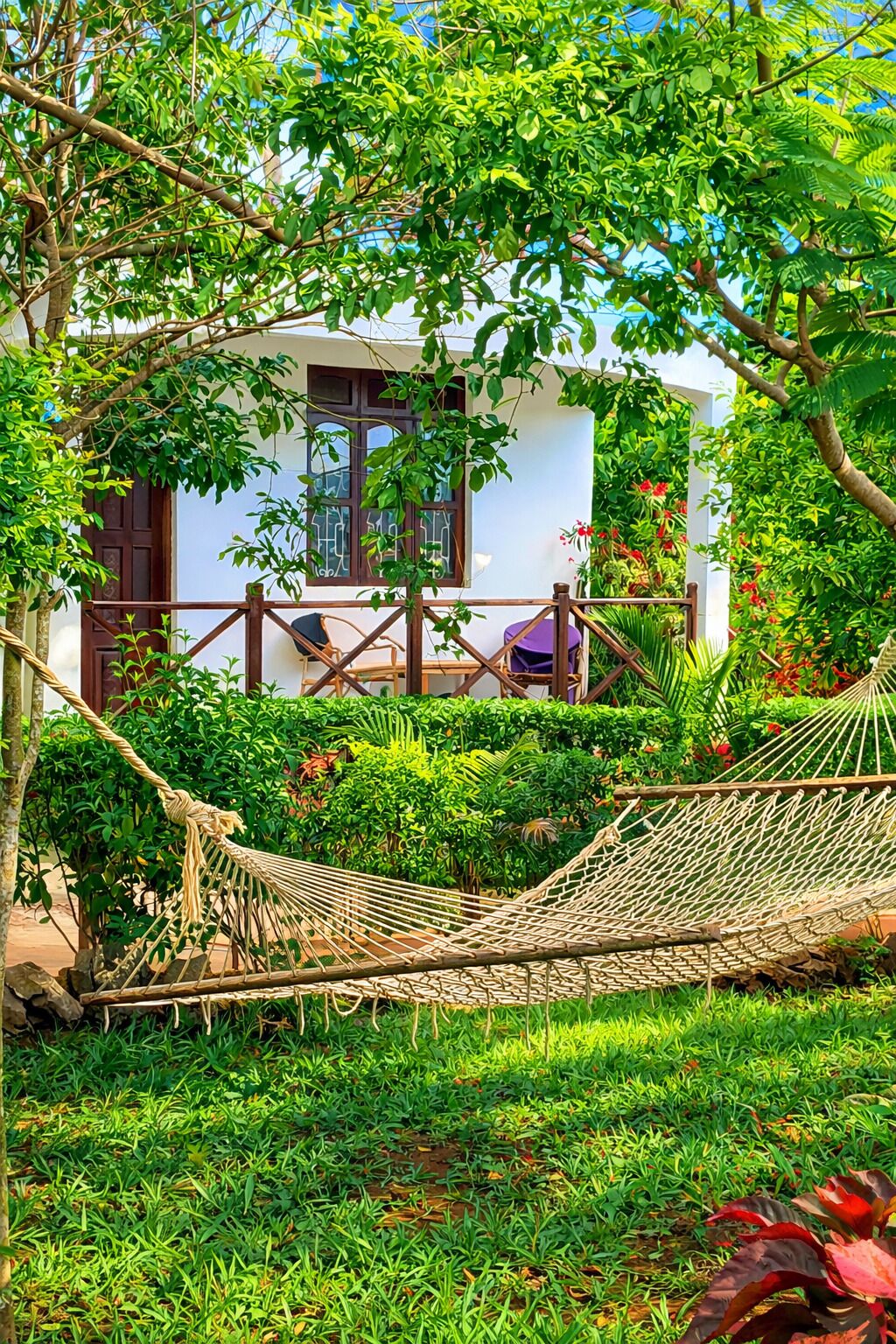 One- Bedroom Bungalow- Garden View | Minibar, safe på rommet, skrivebord og skrivebord for bærbar PC