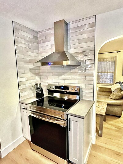 Best location in Ohio's wine country! Minutes to all wineries, Spire, & GOTL!