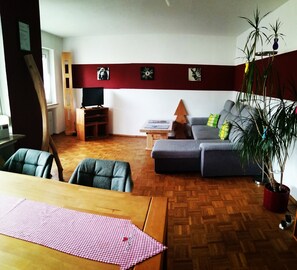 TV, DVD player