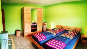 1 makuuhuone, silitysrauta/-lauta, ilmainen Wi-Fi, vuodevaatteet