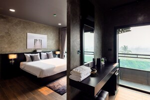 华丽客房 | 特色装修、办公桌、遮光窗帘、免费 WiFi