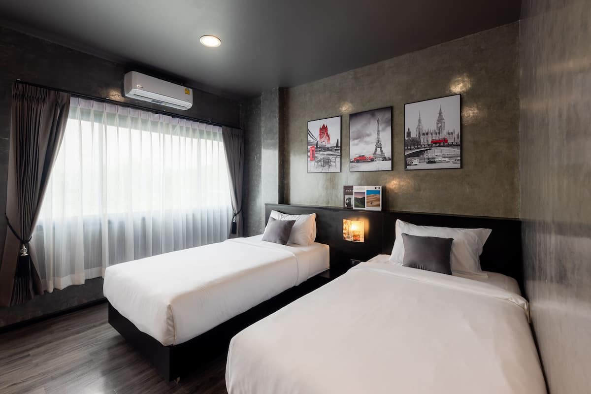 스탠다드 트윈룸 | 책상, 암막 커튼, 무료 WiFi, 각각 다른 스타일의 인테리어