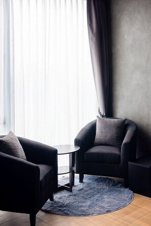 Premium Studio Suite | Individually decorated, desk, blackout drapes, free WiFi - The View Chiang Dao (Chiang Dao)