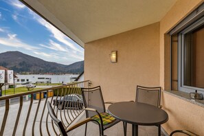 Outdoor dining - Wellness Suite Tulip, Mozirje, Slovenia (Mozirje)