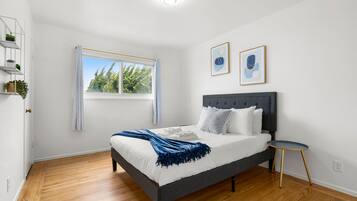 Standard Room | Individually decorated, individually furnished, desk, free WiFi