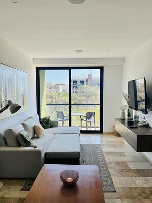 Smart TV - The Shore -Luxury Condo (Playa del Carmen)