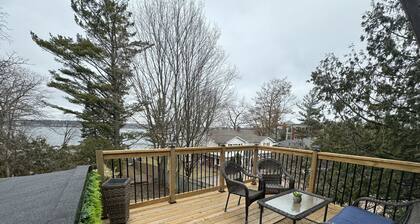 Cottage W LAKE VIEWS, beside waterfront trail and steps from beach