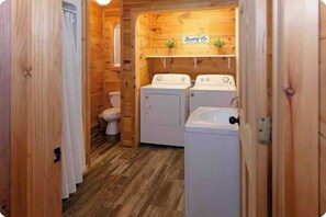 Hårføner, håndklær, såpe og sjampo