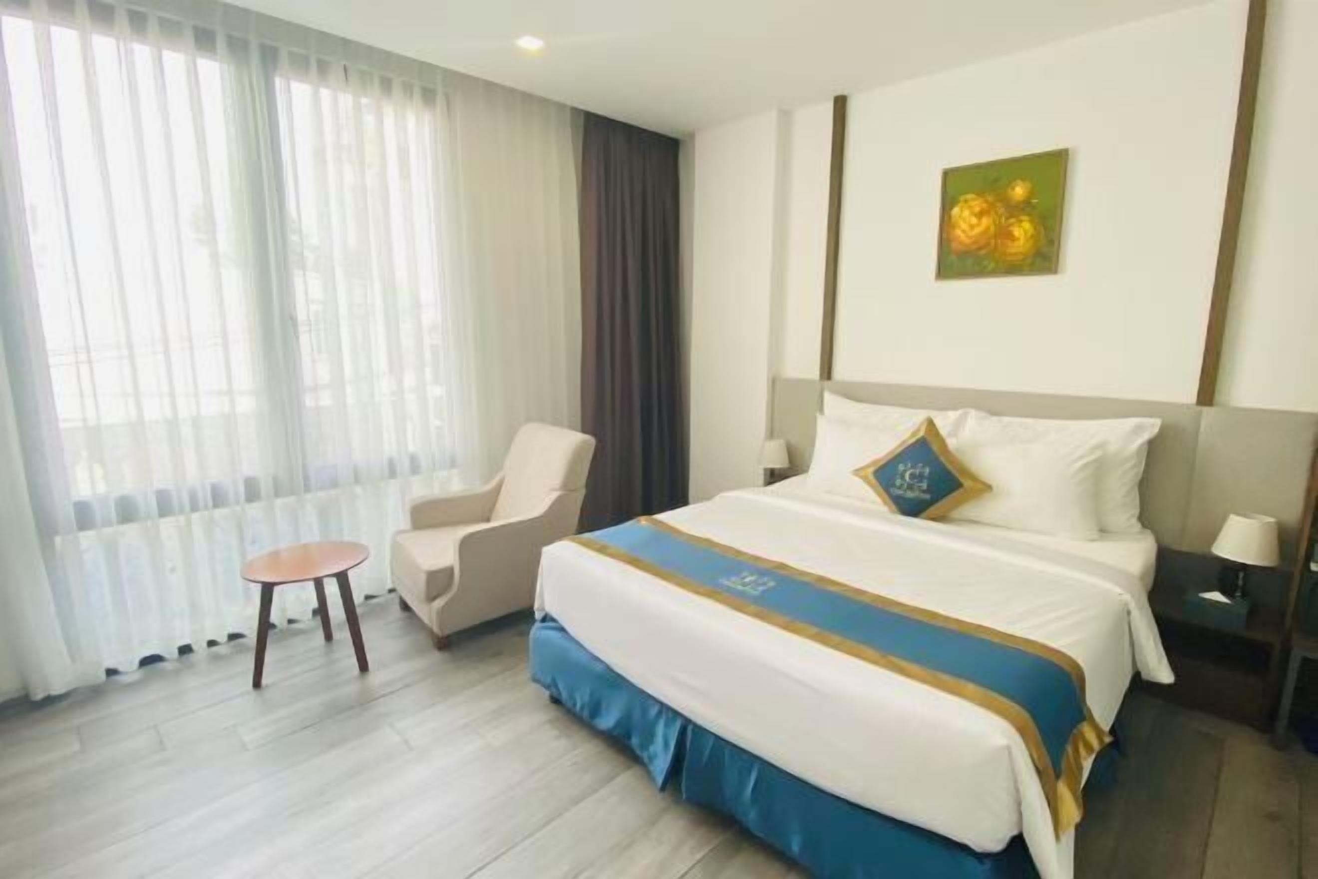 Minibar, in-room safe, desk, blackout curtains