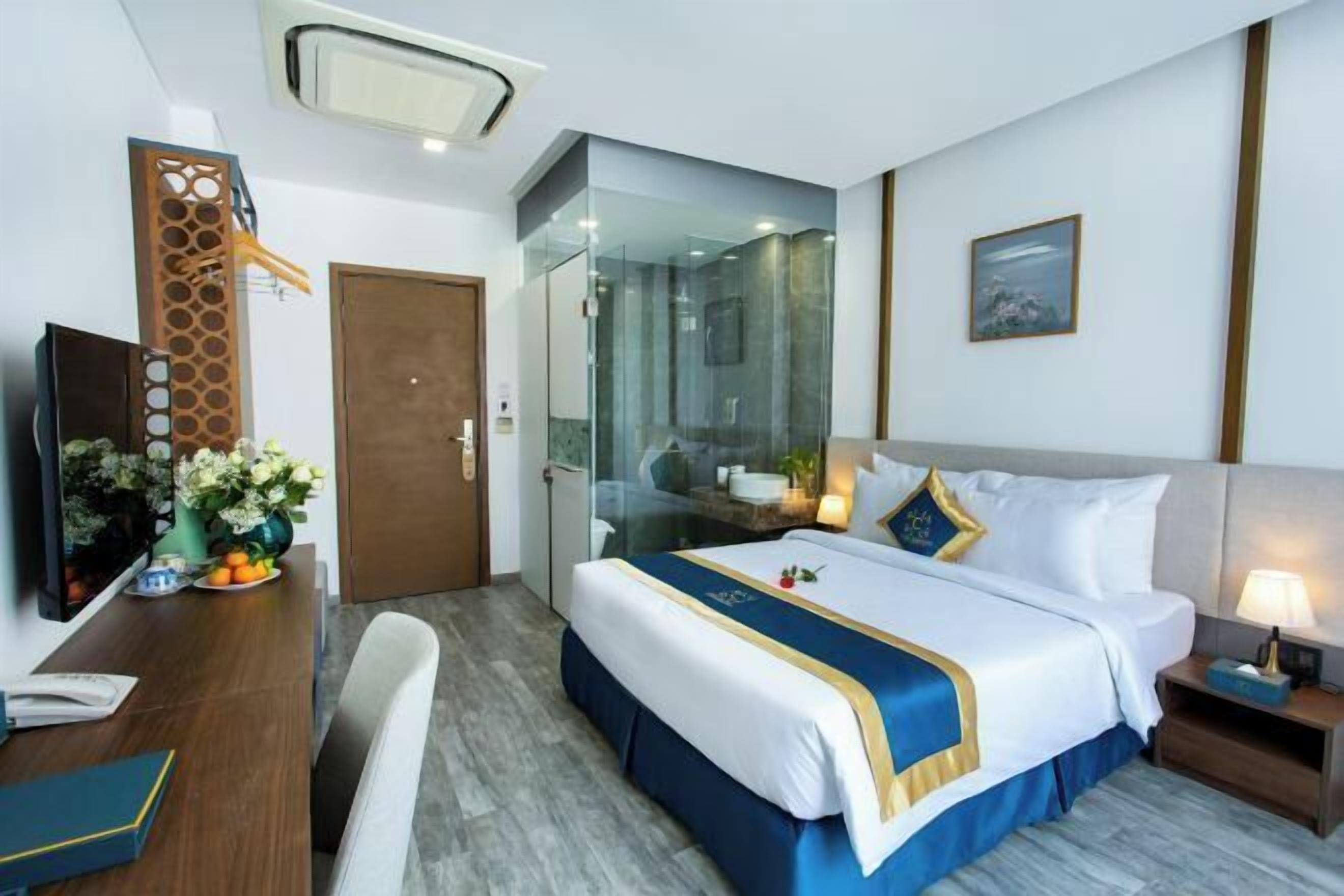 Minibar, in-room safe, desk, blackout curtains