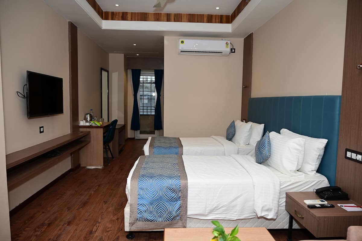 Business Room | Free WiFi