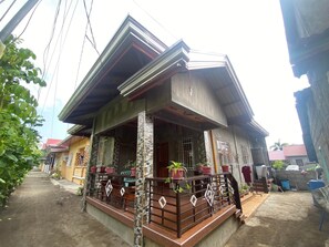 Exterior - A Home Staycation for Everybody (Agoncillo)