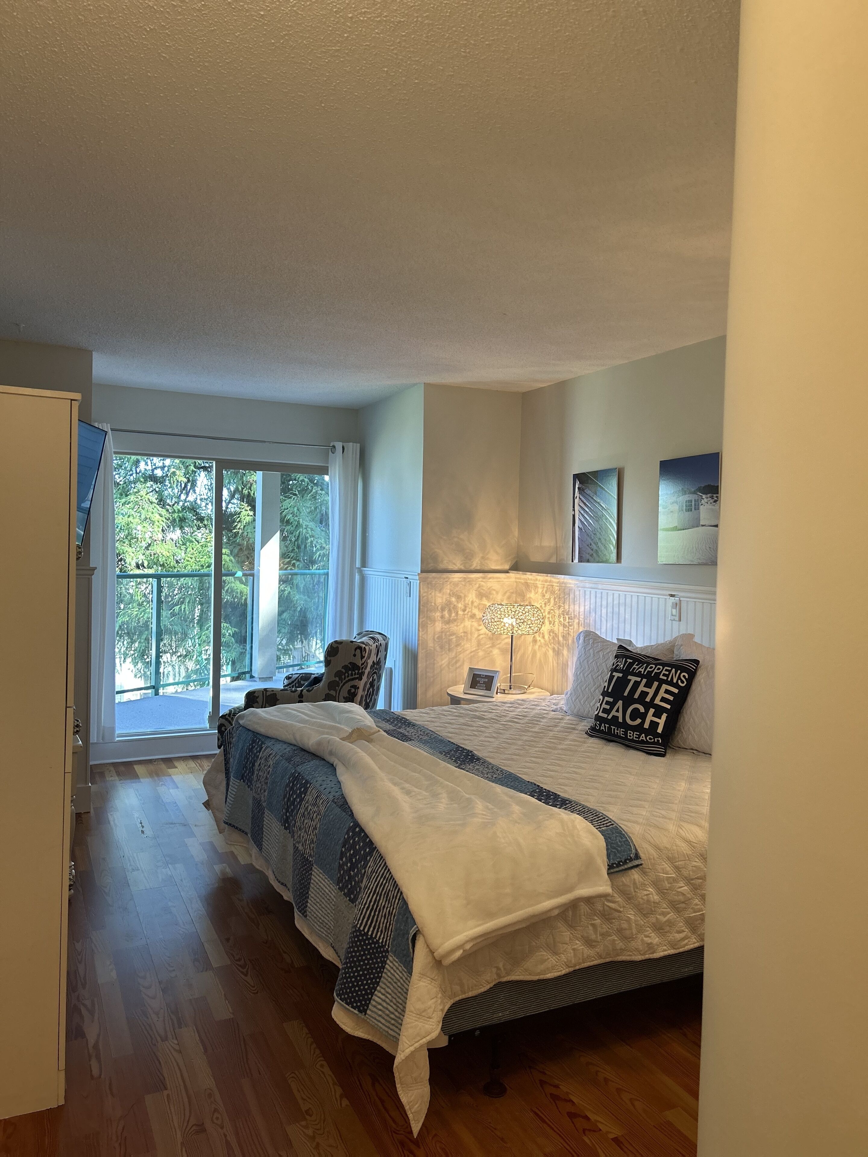 Oceanview One Bedroom suite at the Inn of the Sea  in Ladysmith!