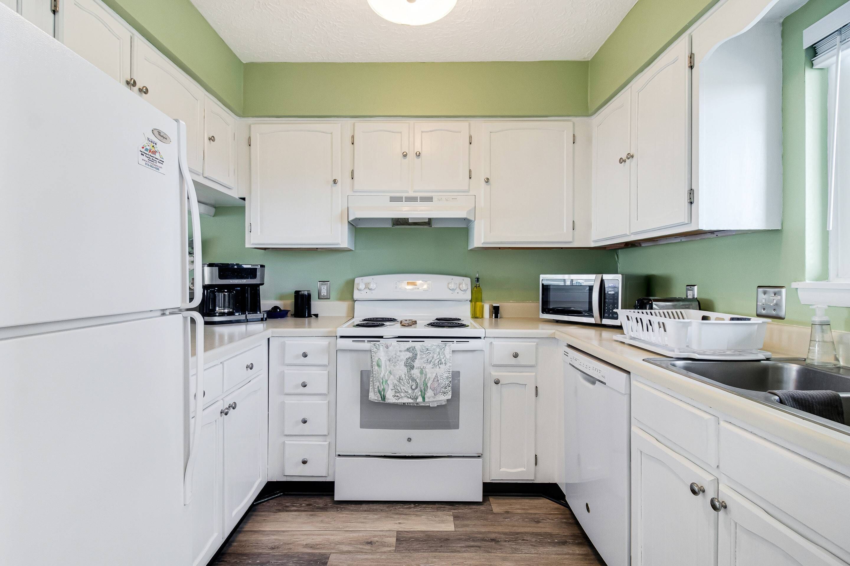 Amazing Ocean Views from 2 Bedroom Condo w/ Pool. Enjoy Playa Tortuga at The Oak Island Beach Villas