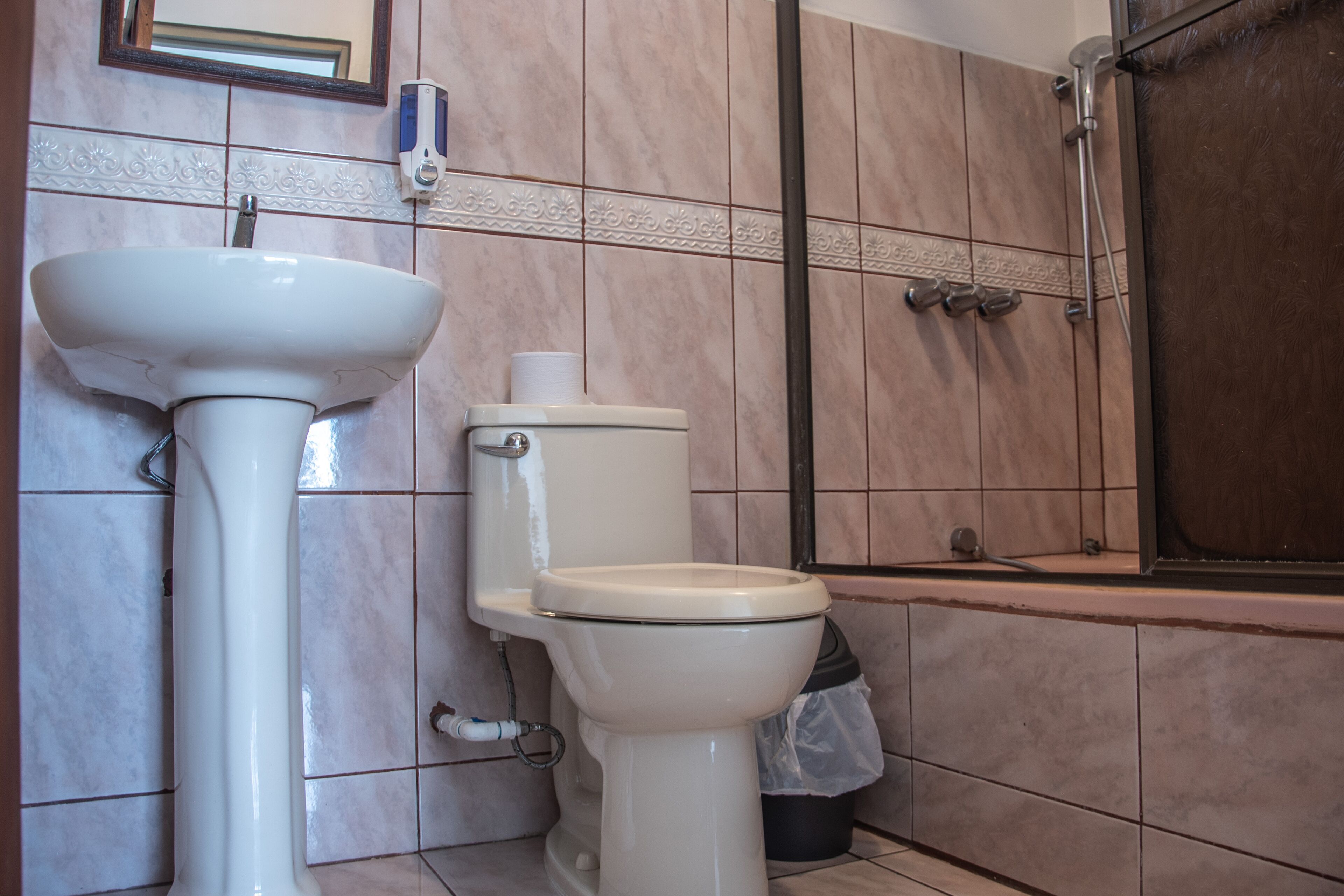 Photo - Las Carmelas, Airport Juan Santamaría, Alajuela, San José