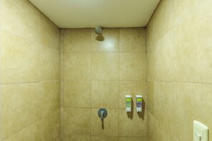Basic Shared Dormitory | Bathroom | Hair dryer, towels, soap, shampoo