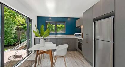 Merivale Village Apartment