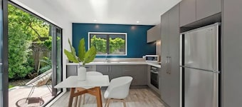 Merivale Village Apartment