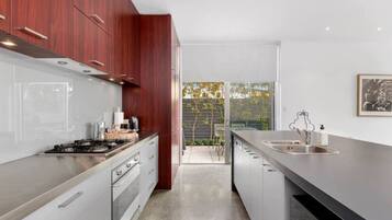 Fridge, microwave, oven, stovetop