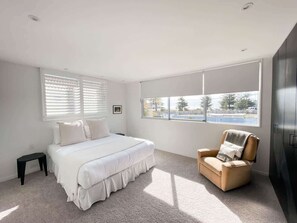 2 soverom, skrivebord, strykejern/-brett og wi-fi