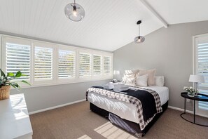 2 bedrooms, desk, iron/ironing board, WiFi - The Ki House in Fendalton (Christchurch)