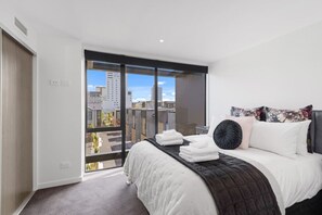 3 bedrooms, desk, iron/ironing board, WiFi