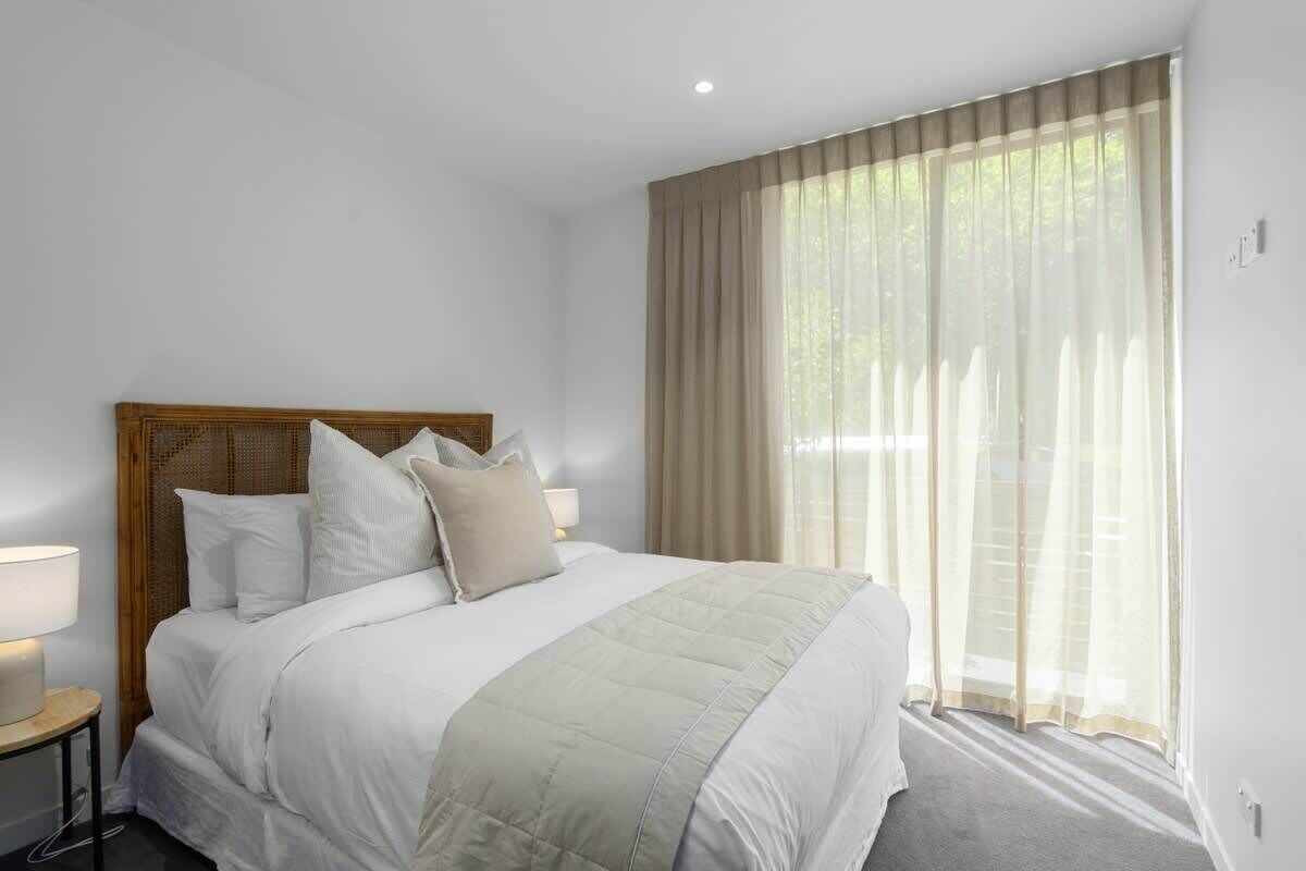3 bedrooms, desk, iron/ironing board, WiFi