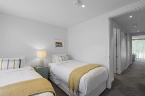 3 Schlafzimmer, Schreibtisch, Bügeleisen/Bügelbrett, WLAN