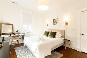 2 Schlafzimmer, Schreibtisch, Bügeleisen/Bügelbrett, kostenloses WLAN