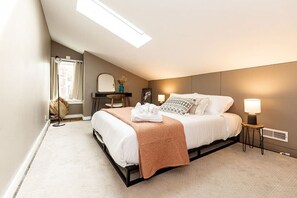 2 Schlafzimmer, Schreibtisch, Bügeleisen/Bügelbrett, kostenloses WLAN