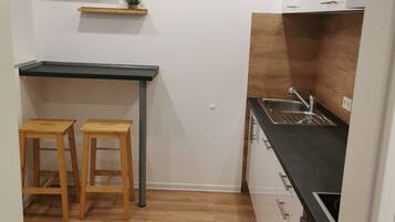 Kühlschrank, Ofen, Herdplatte, Geschirrspüler