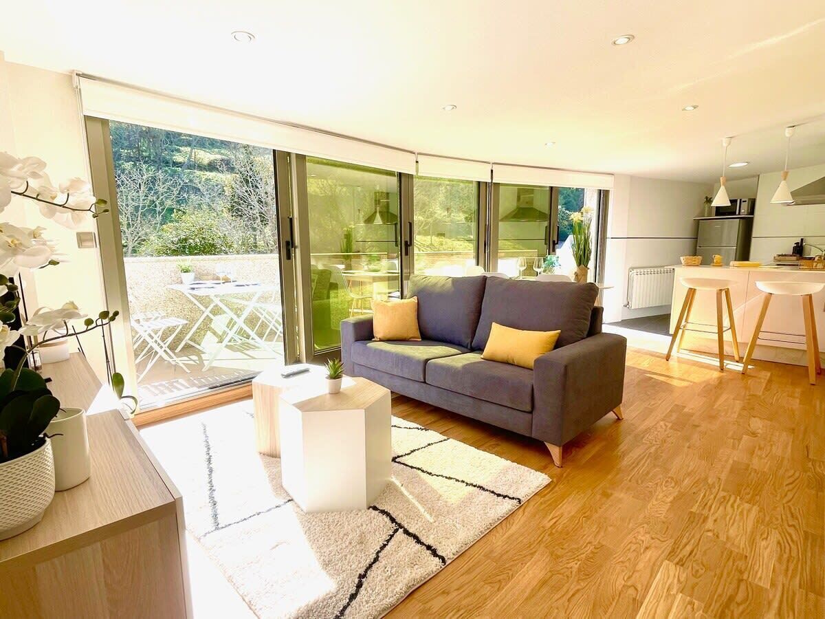 Televisión y oficina 