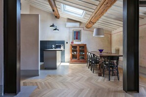 Basic-Apartment, Mehrere Betten | Speisen