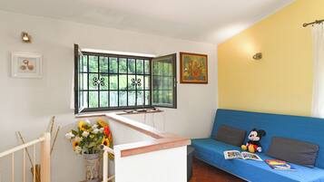 Family House, 2 Bedrooms, Mountainside (Home Elena private garden Chianti) | Interior