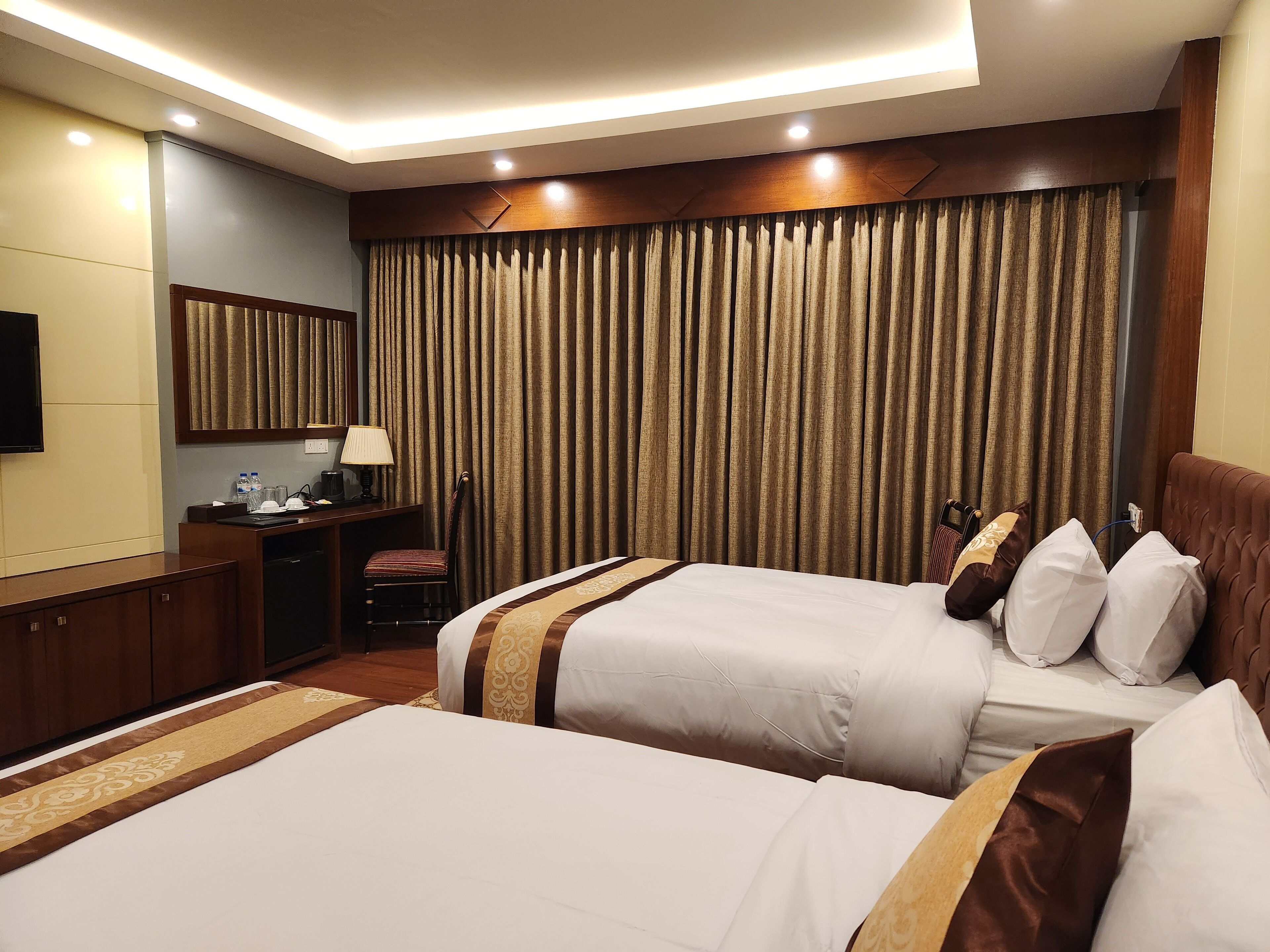 Minibar, in-room safe, individually decorated, individually furnished