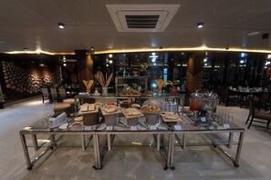 Petit déjeuner buffet compris tous les jours