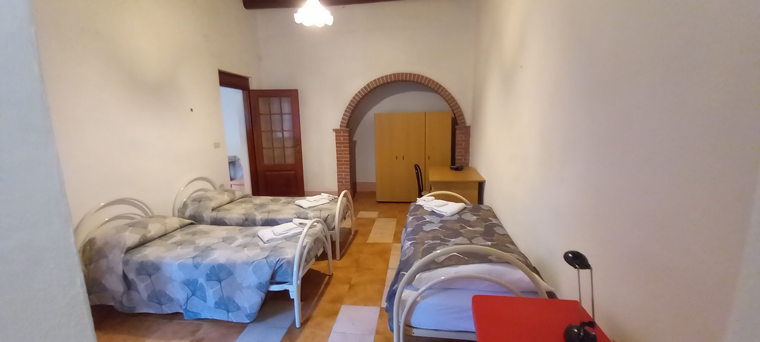 3 Schlafzimmer, Schreibtisch, Bügeleisen/Bügelbrett, kostenloses WLAN