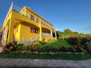 Exterior - DESIRED VIEW second floor Villa. Spacious 3 bedrooms 2 baths unbelievable views (Dugard)