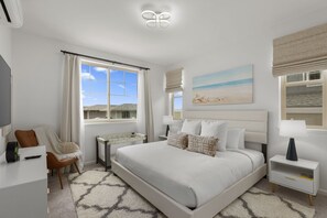 3 bedrooms, desk, iron/ironing board, travel cot - Le'ale'a by AvantStay | Ocean + Mountain Views! (Waianae)