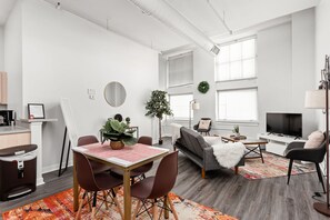 Älytelevisio, Netflix, suoratoistopalvelut