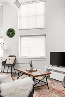 43-inch Smart TV with cable channels, TV, Netflix