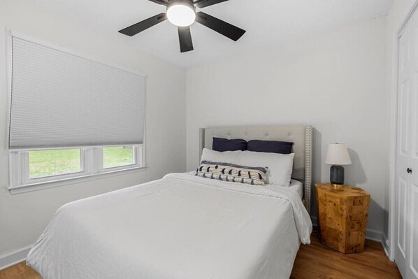 3 bedrooms, iron/ironing board, travel crib, free WiFi