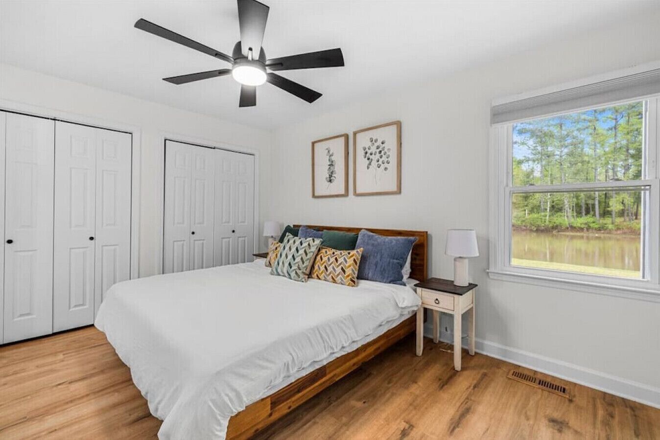 3 bedrooms, iron/ironing board, travel crib, free WiFi