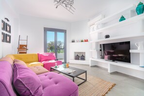 Family Apartment, Private Pool, Ground Floor | In-room safe, individually decorated, individually furnished - Mythos Luxury Villa-Skiathos (Skiathos)