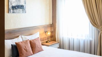 Minibar, in-room safe, desk, free WiFi